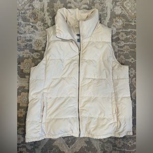 Women’s Old Navy XL Cream Puffer Vest